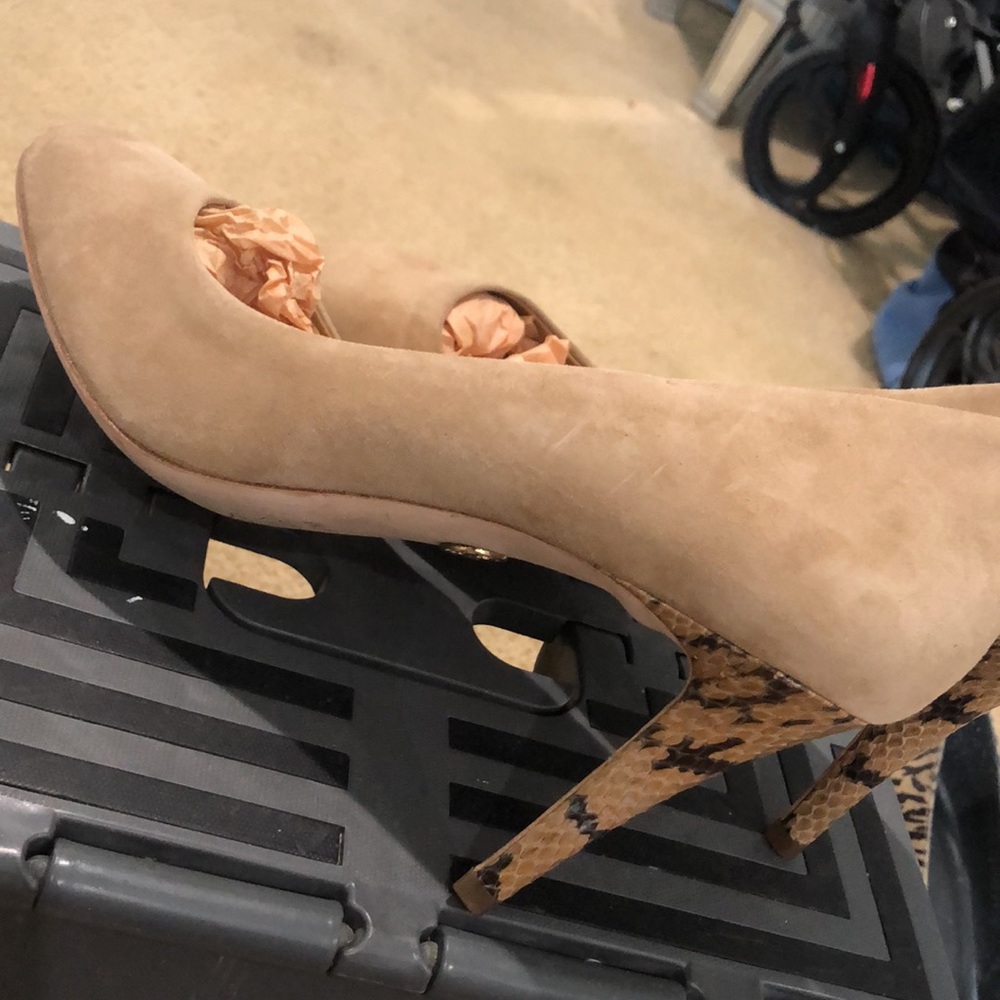 Shoes - Picture 5 of 7